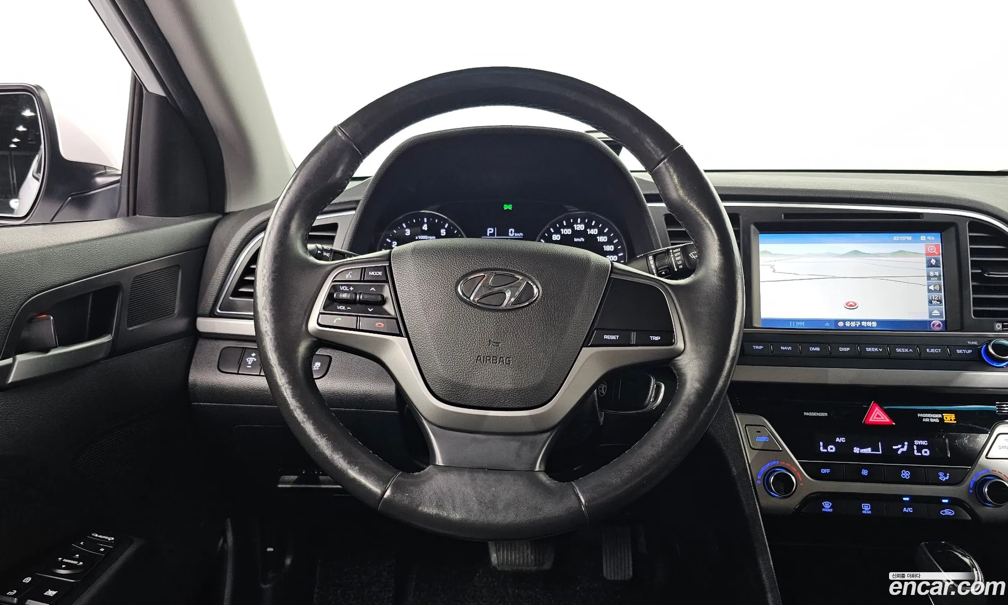 Hyundai Elantra AD 2016 — 15