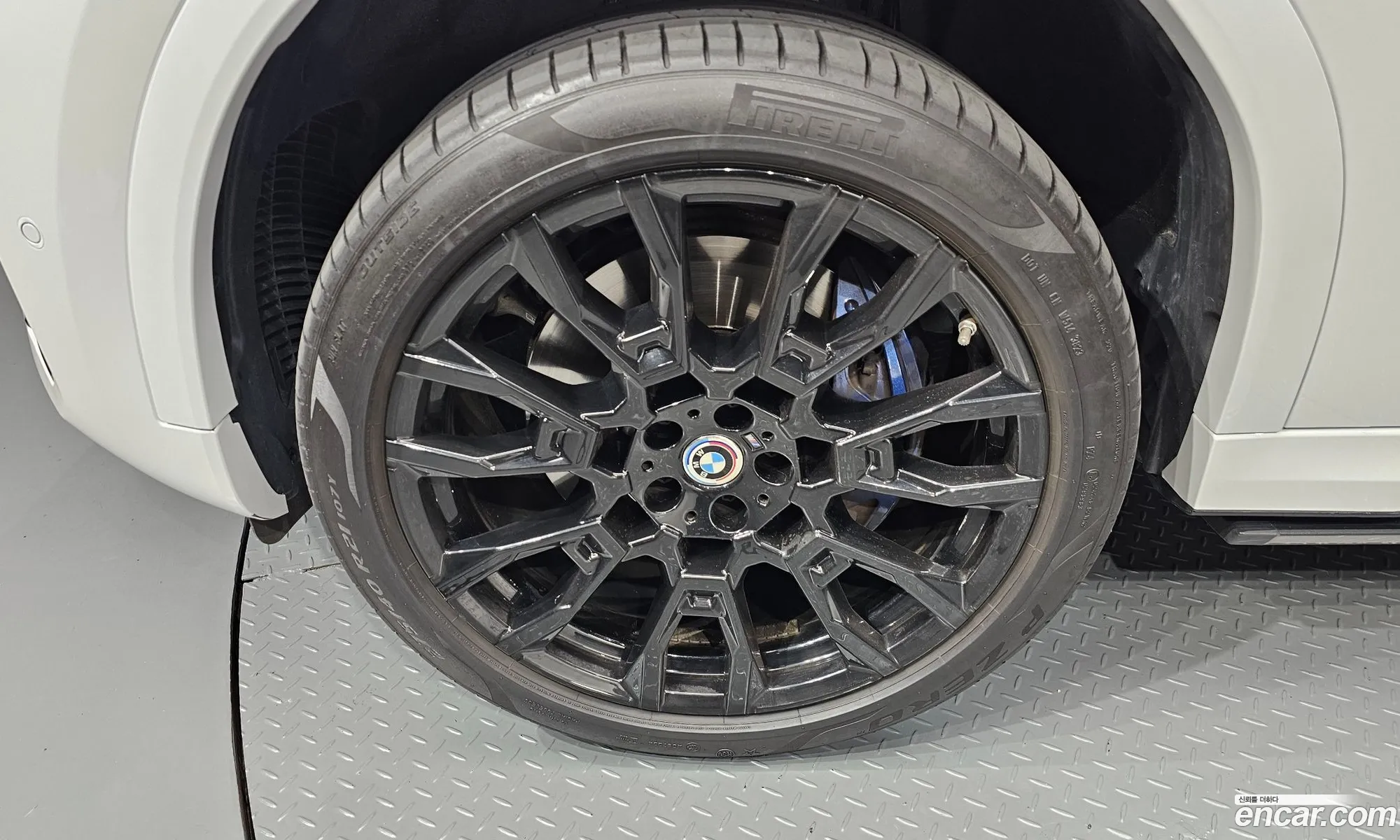BMW X6 2024 WBA31EX05R9U51489 — 18