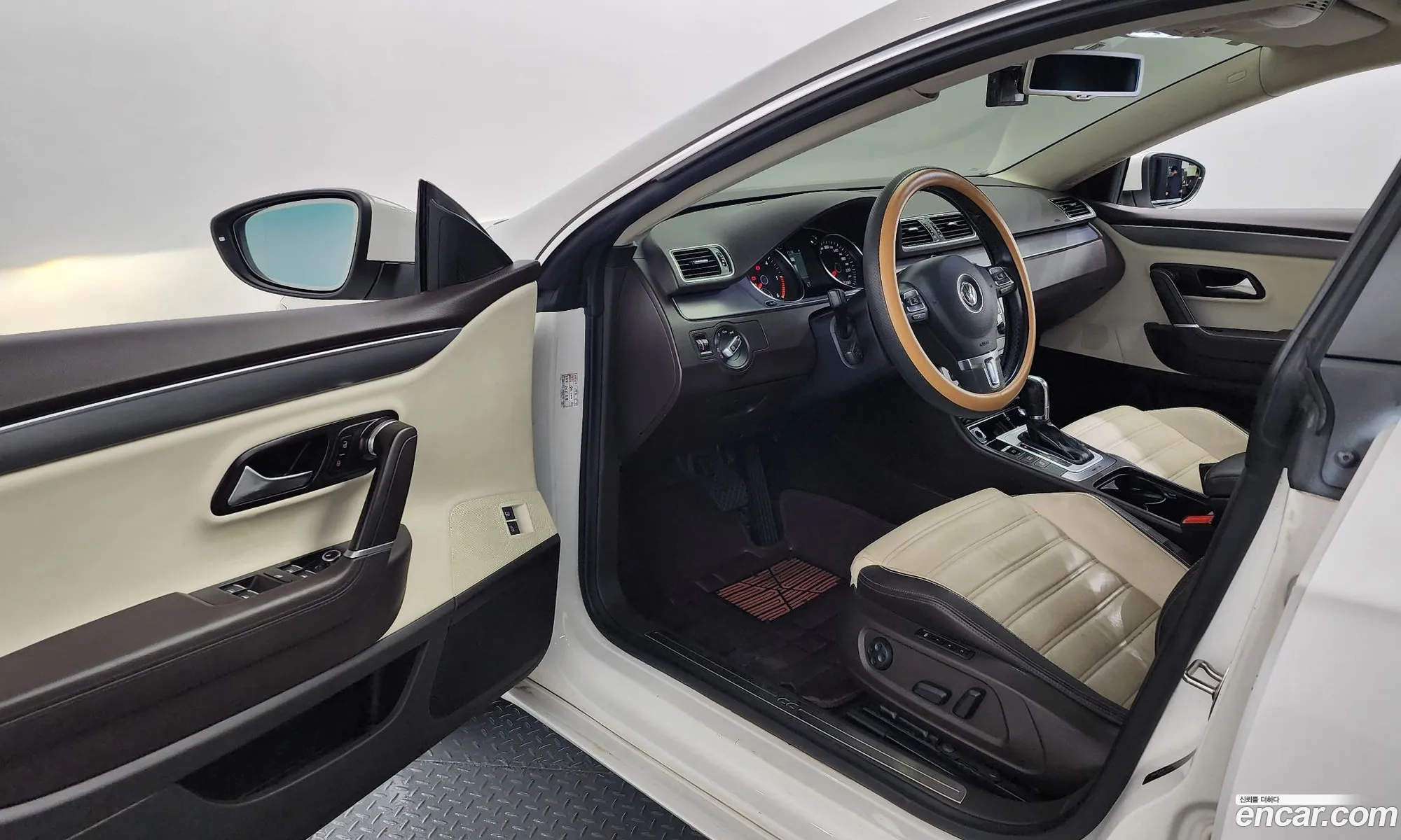 Volkswagen CC 2014 WVWZZZ3CZEE519575 — 2