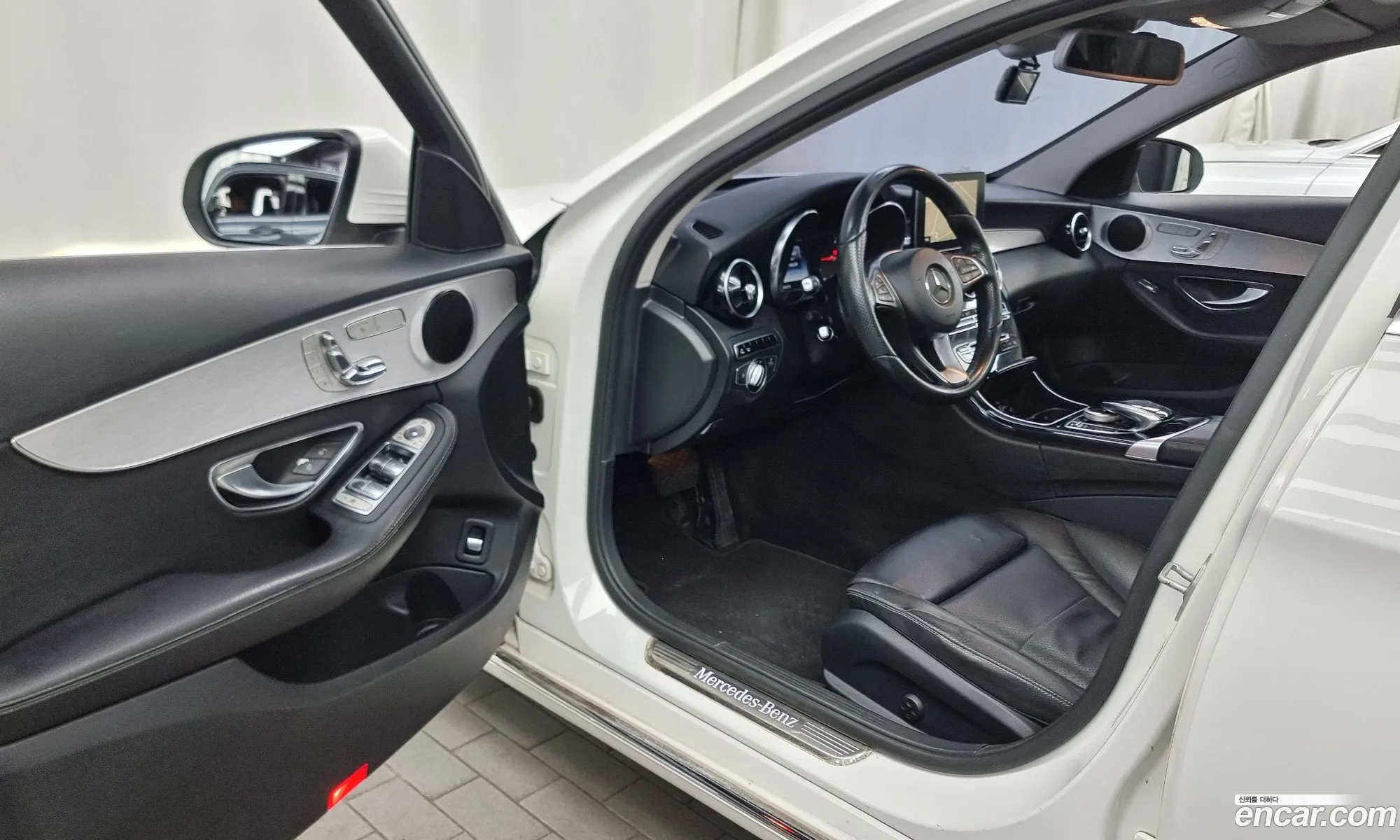 Mercedes-Benz C-Class W205 2016 WDDWH0FB3GF312659 — 14