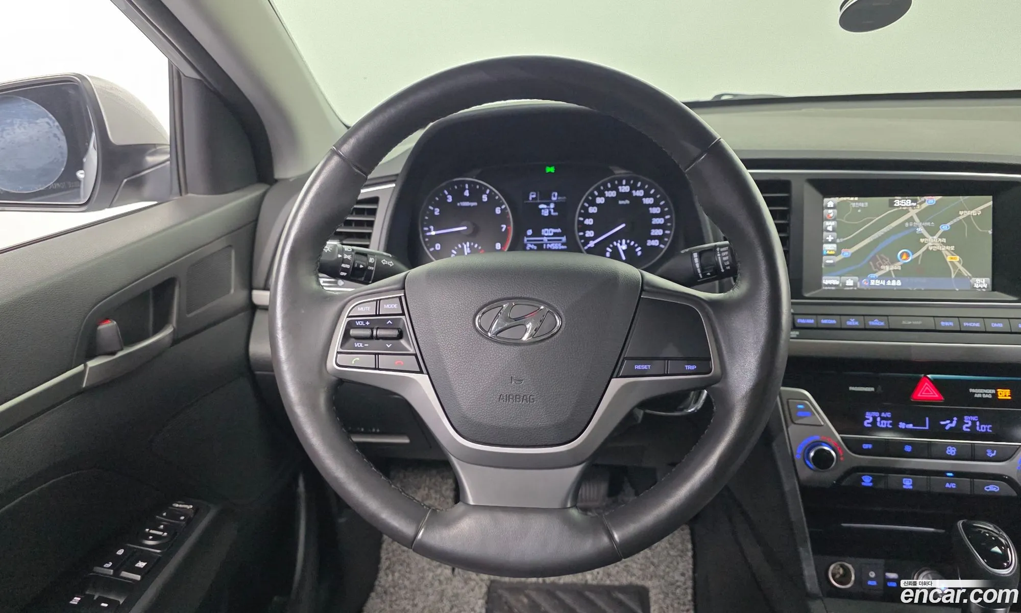 Hyundai Elantra AD 2015 — 3