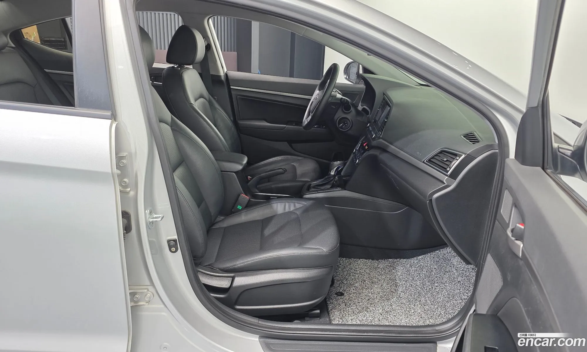 Hyundai Elantra AD 2015 — 11