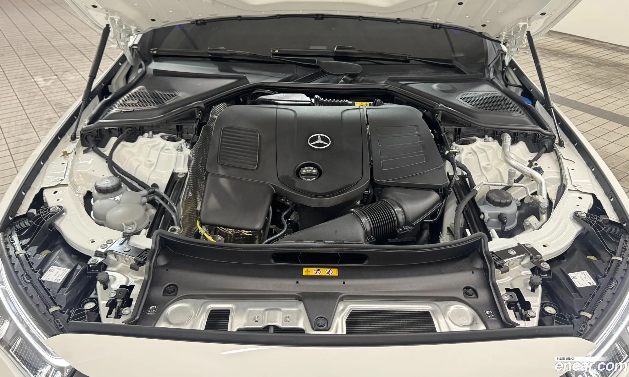 Mercedes-Benz E-Class W214 2025 — 15
