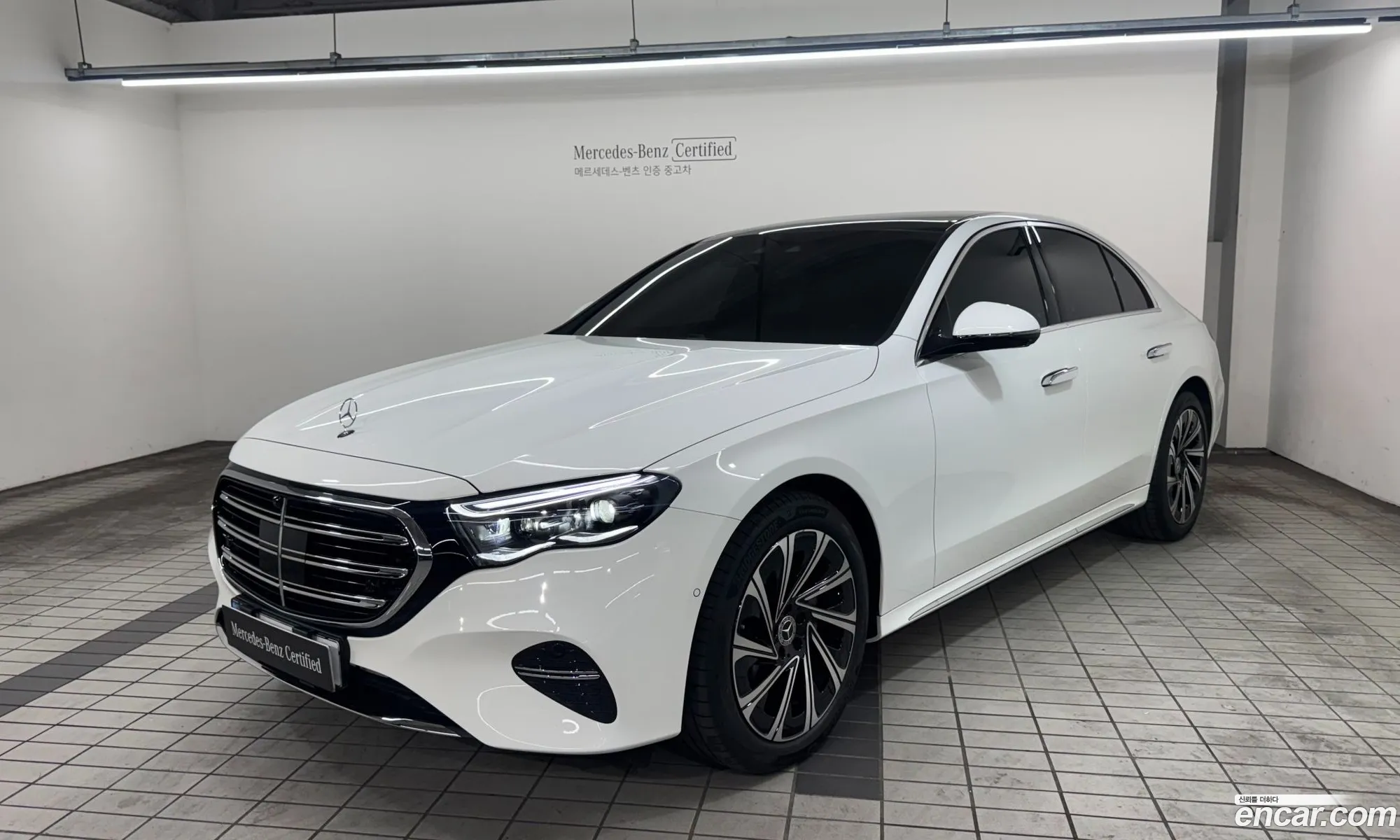 Mercedes-Benz E-Class W214 2025 — 18