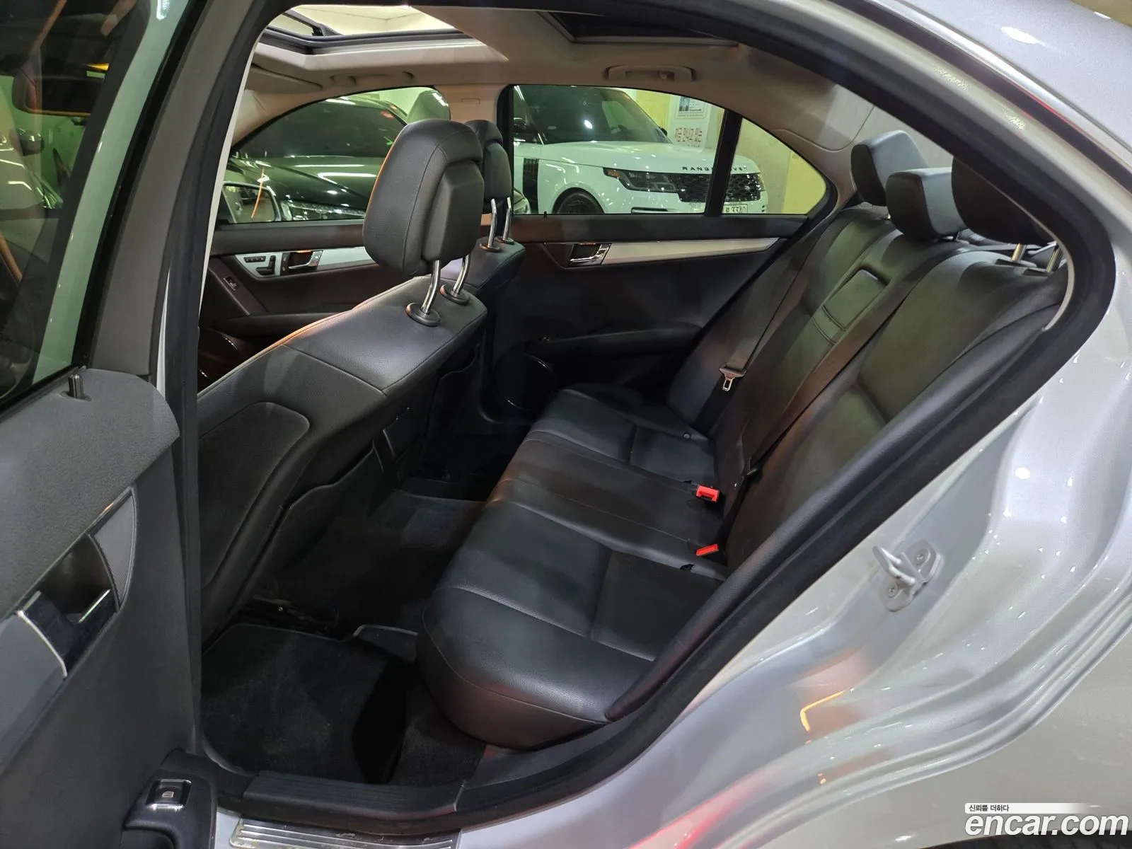 Mercedes-Benz C-Class W204 2009 — 11
