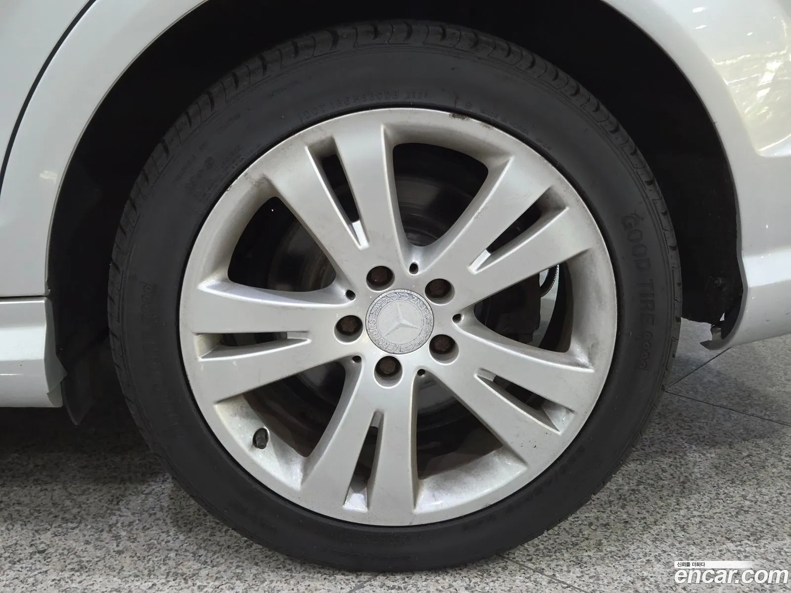 Mercedes-Benz C-Class W204 2009 — 14
