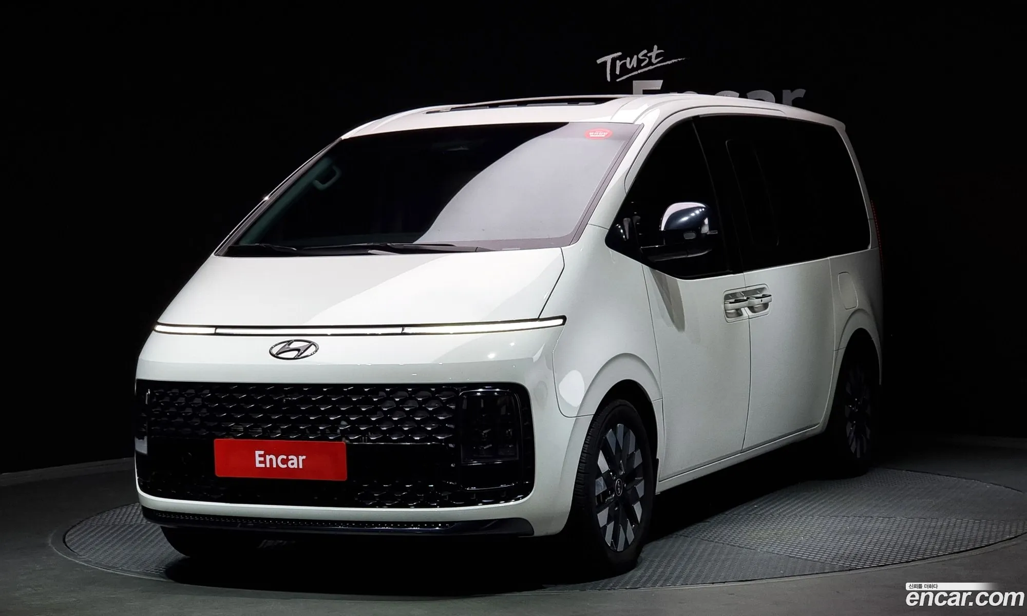 Hyundai Staria 2023 — 11