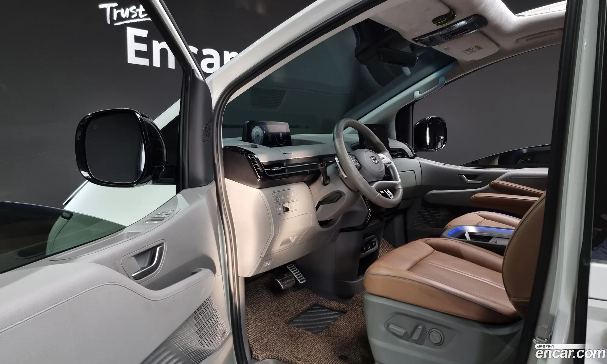 Hyundai Staria 2023 — 14