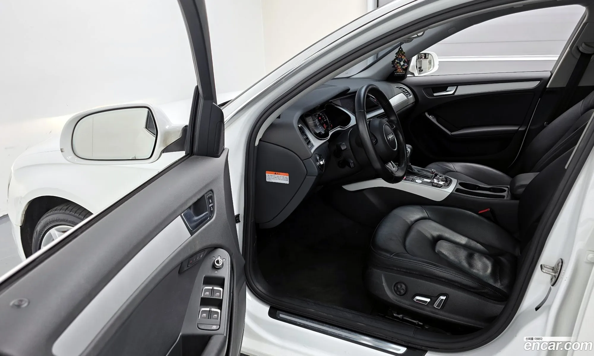 Audi A4 2015 WAUZZZ8K9FN046233 — 5
