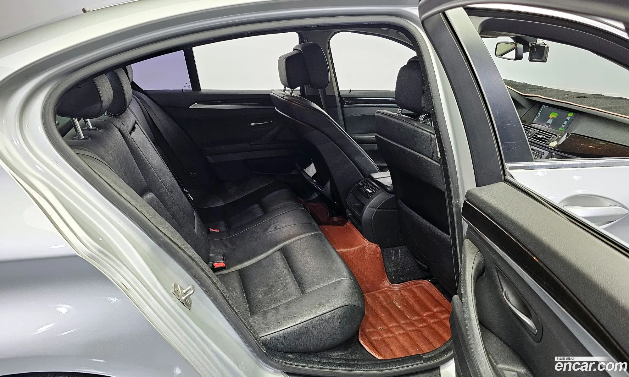 BMW 5 Series 2011 — 11