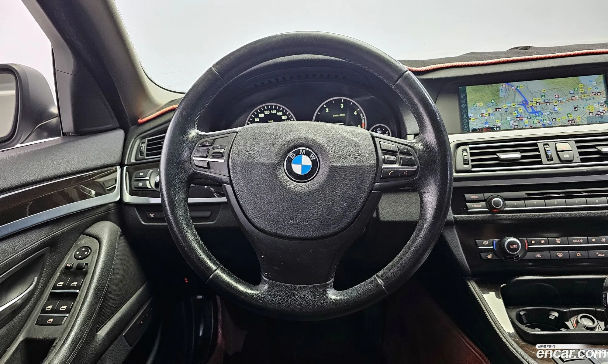 BMW 5 Series 2011 — 14