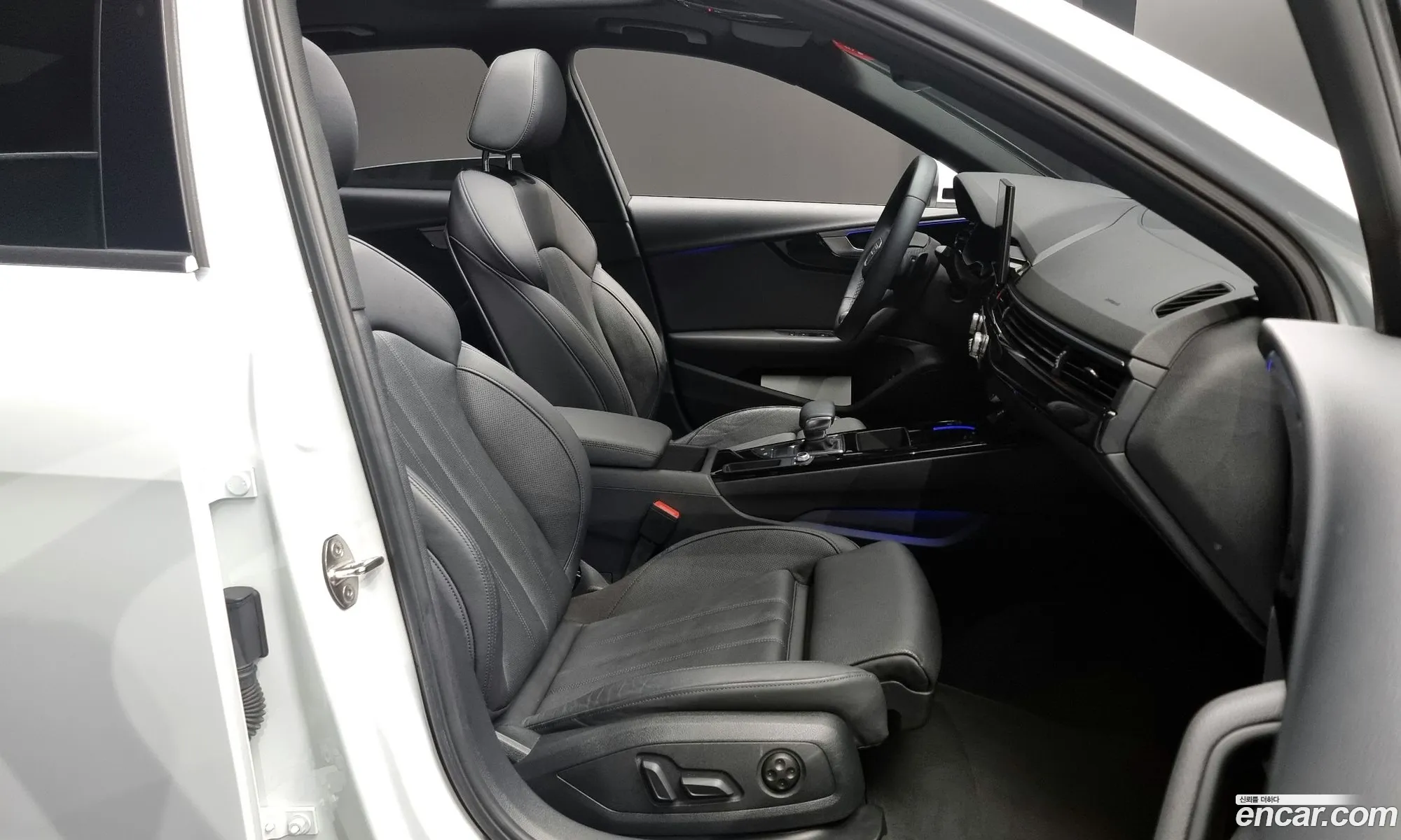 Audi A4 2021 WAUZZZF45MN002280 — 18