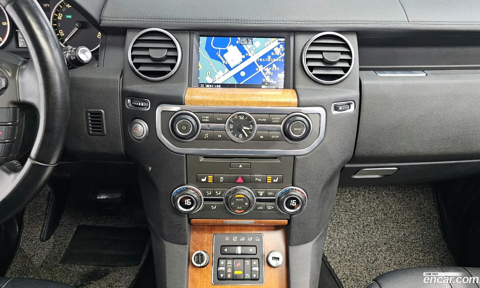 Land Rover Discovery 4 2012 SALLAAAG6CA640540 — 3