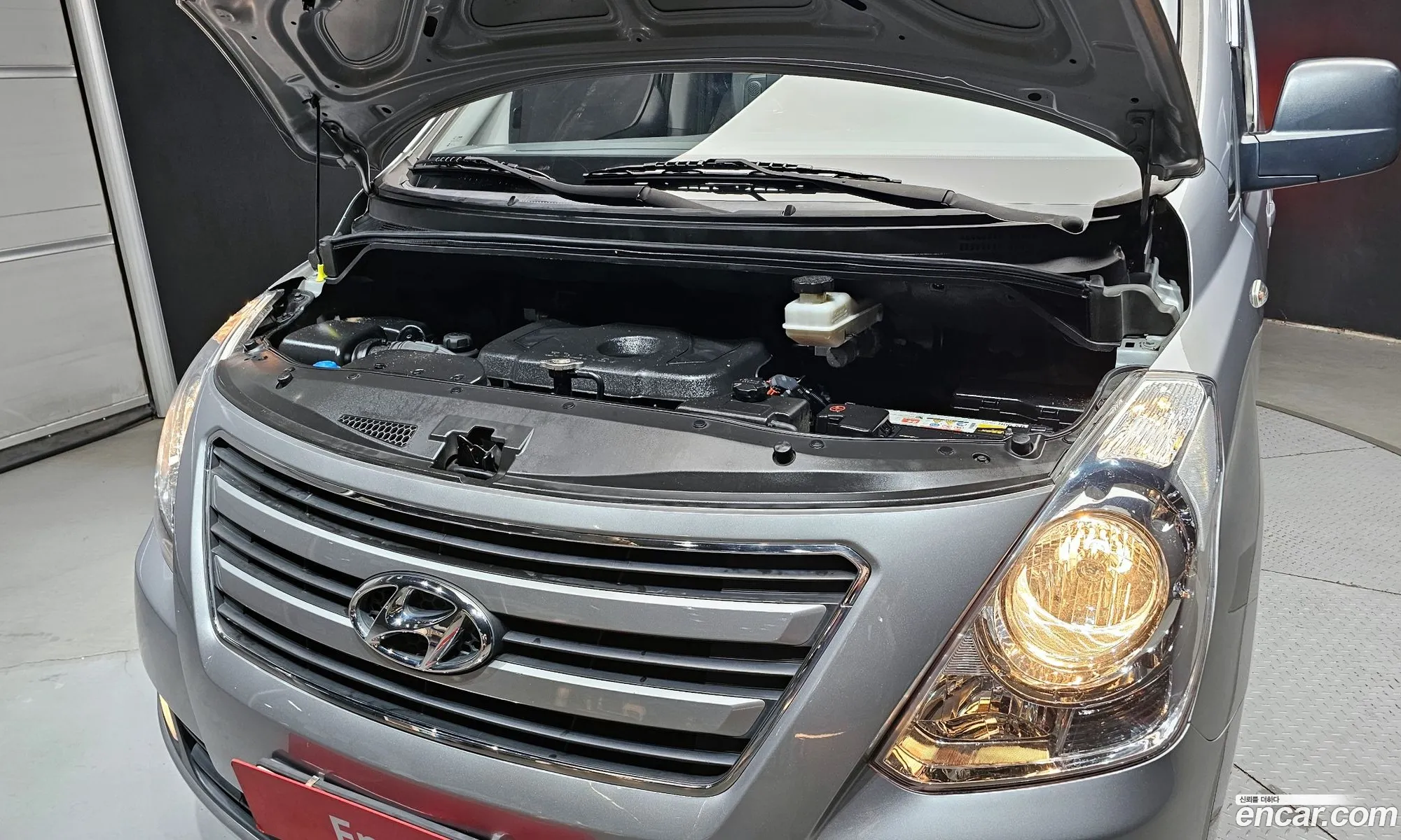 Hyundai Grand Starex 2017 — 2