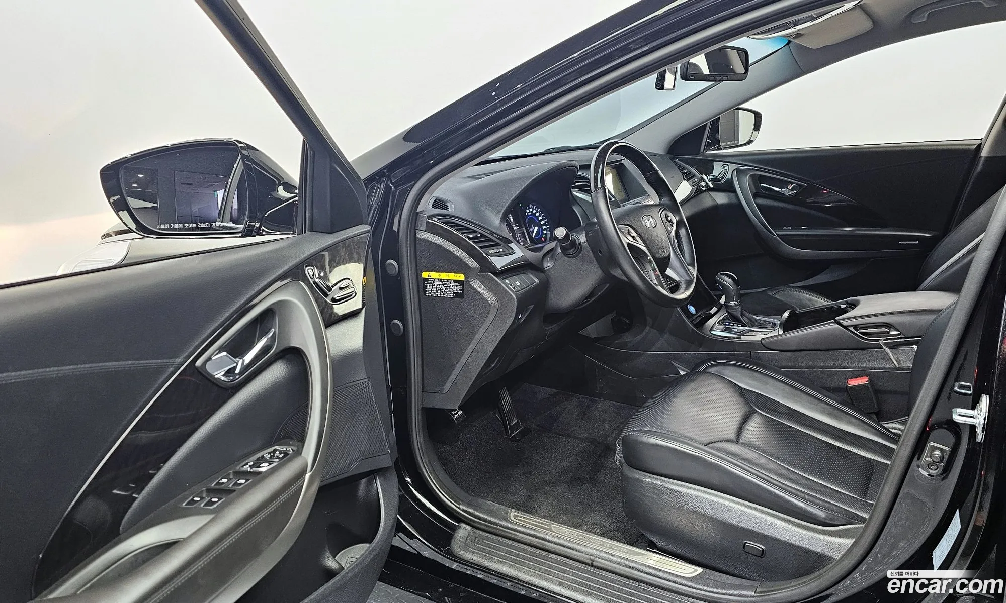 Hyundai Grandeur HG 2016 — 18