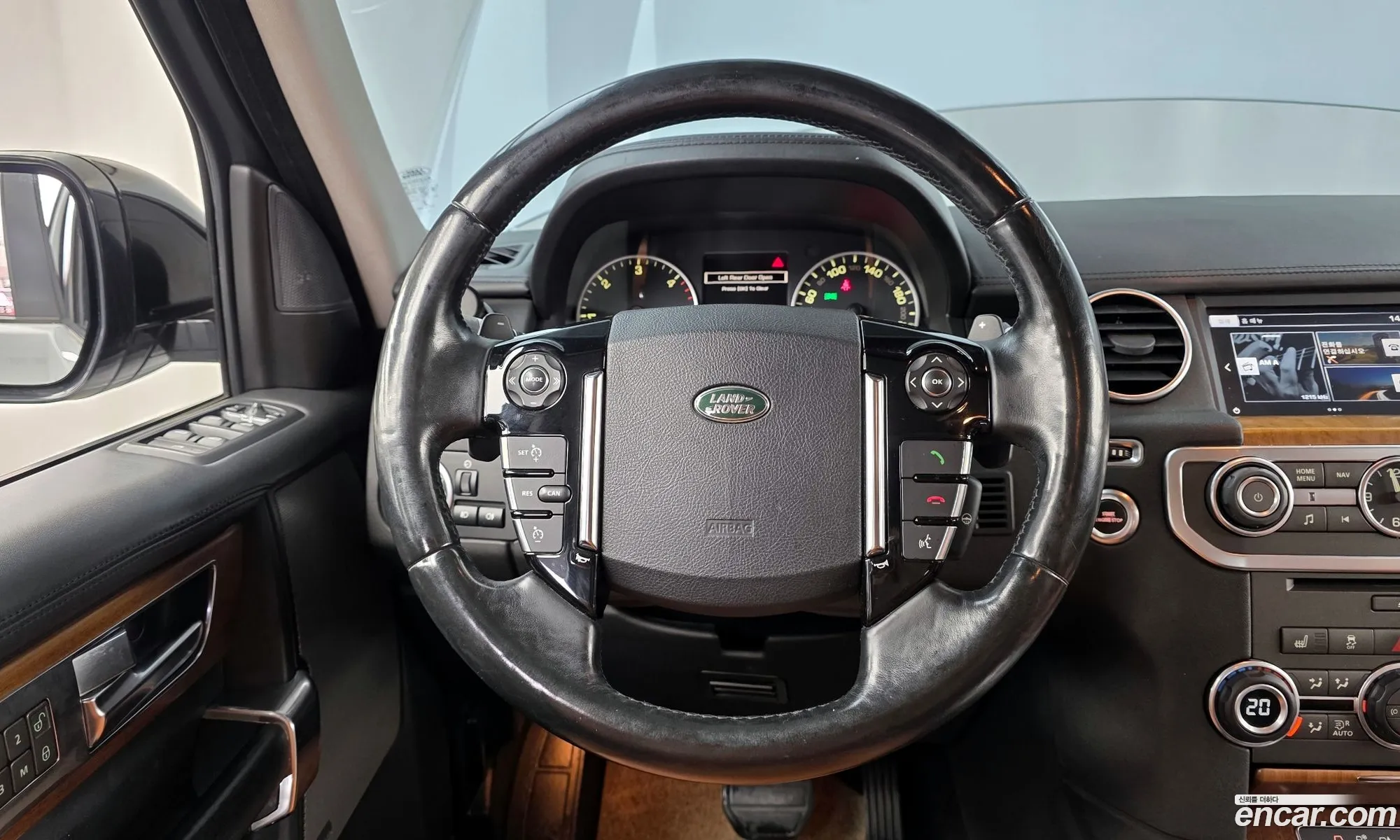 Land Rover Discovery 4 2016 SALLAAAG6GA843330 — 5