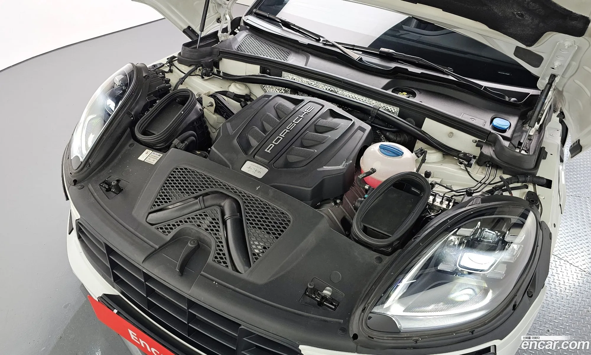 Porsche Macan 2018 WP1AG2953JLB63475 — 14