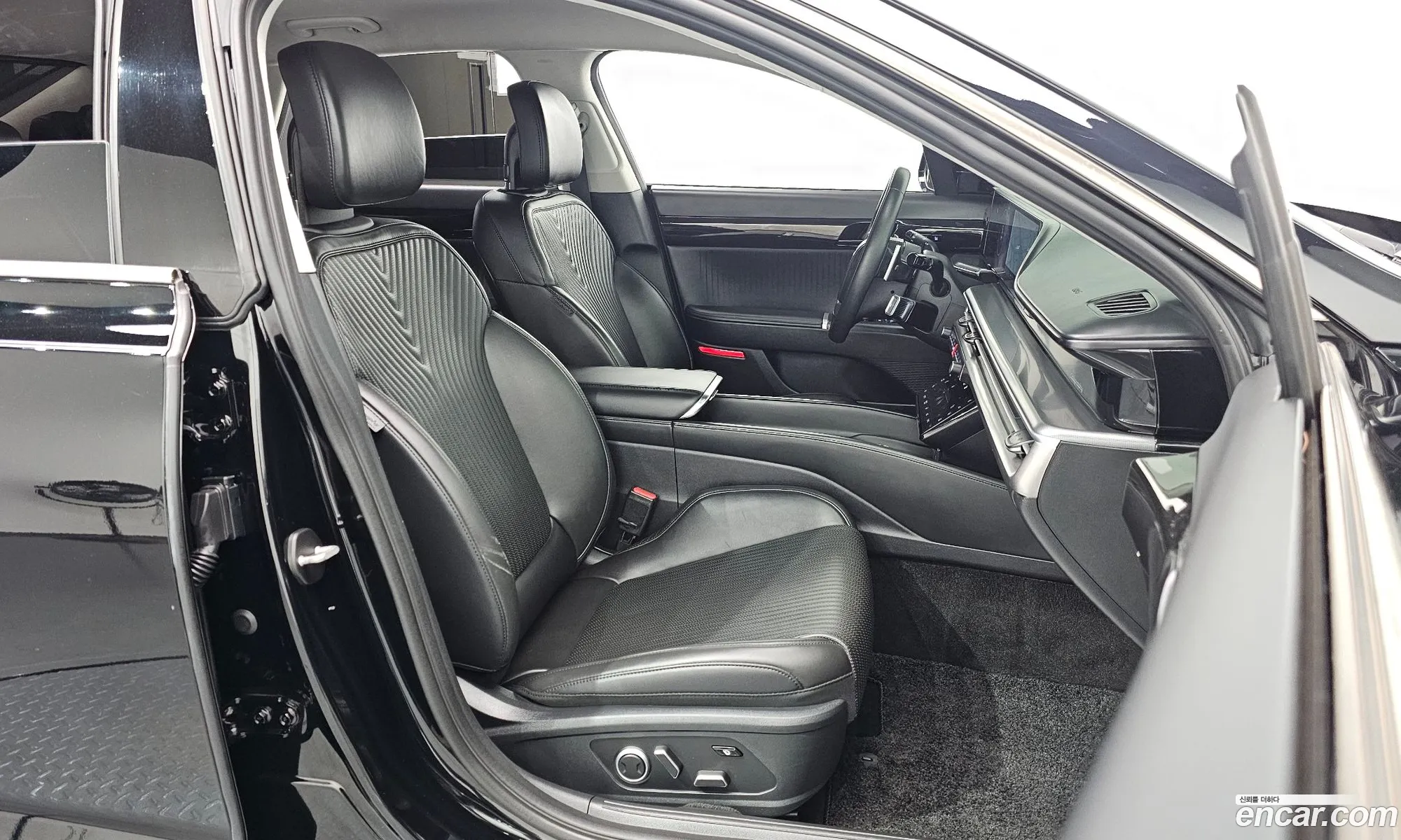 Hyundai Grandeur Hybrid 2023 — 3