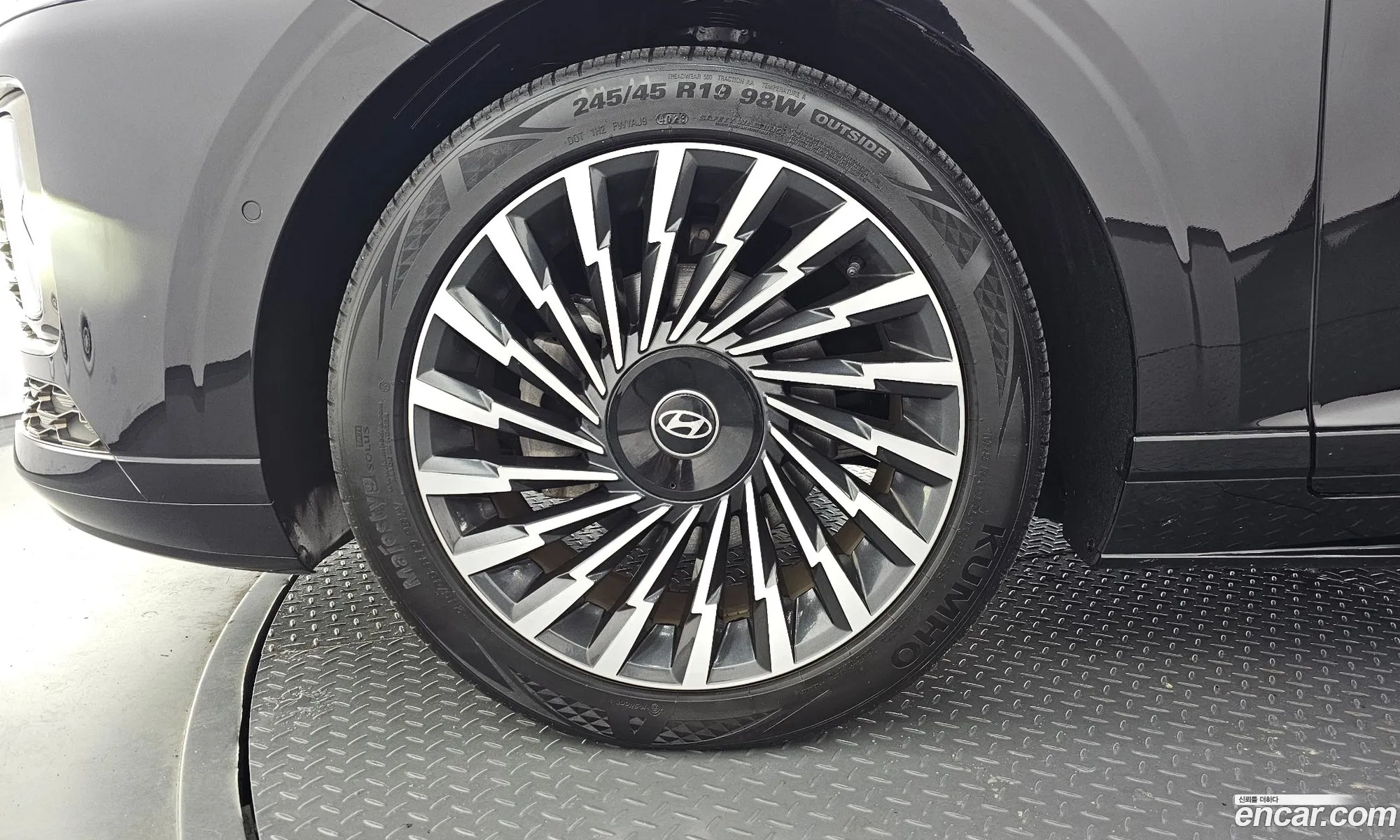 Hyundai Grandeur Hybrid 2023 — 15