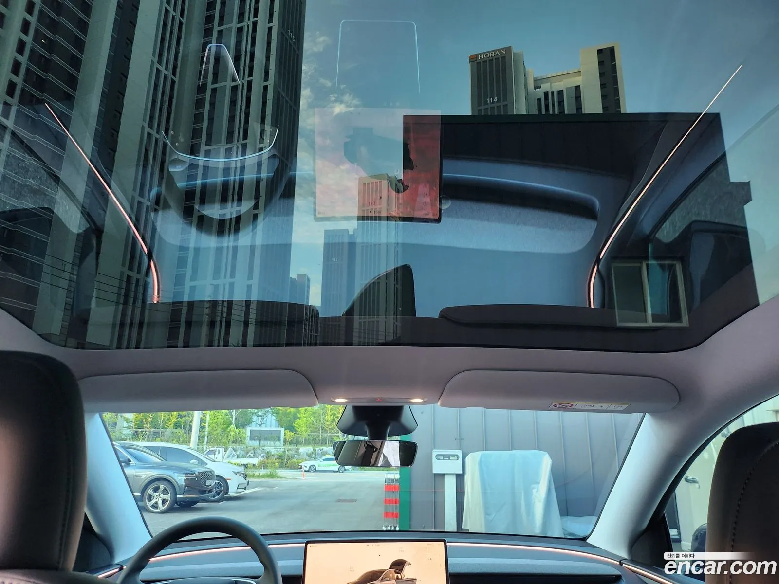 Tesla Model Y 2025 — 14