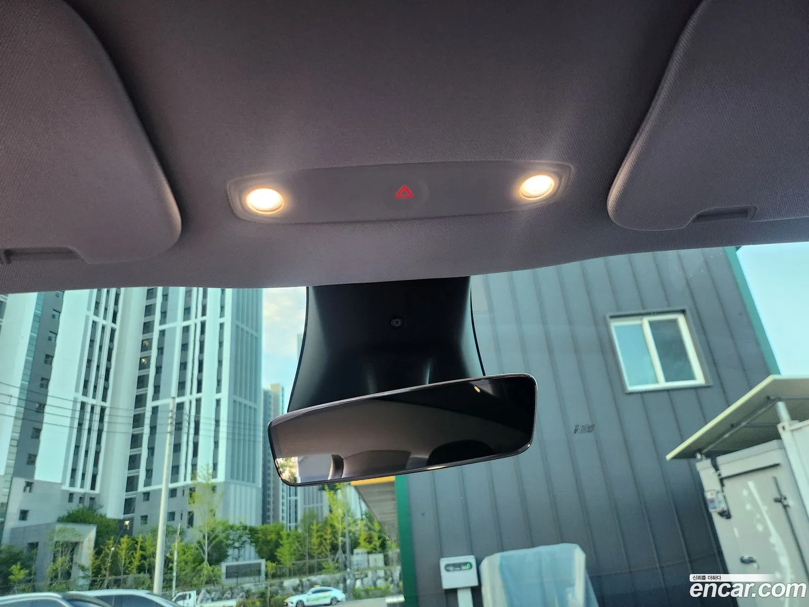 Tesla Model Y 2025 — 7