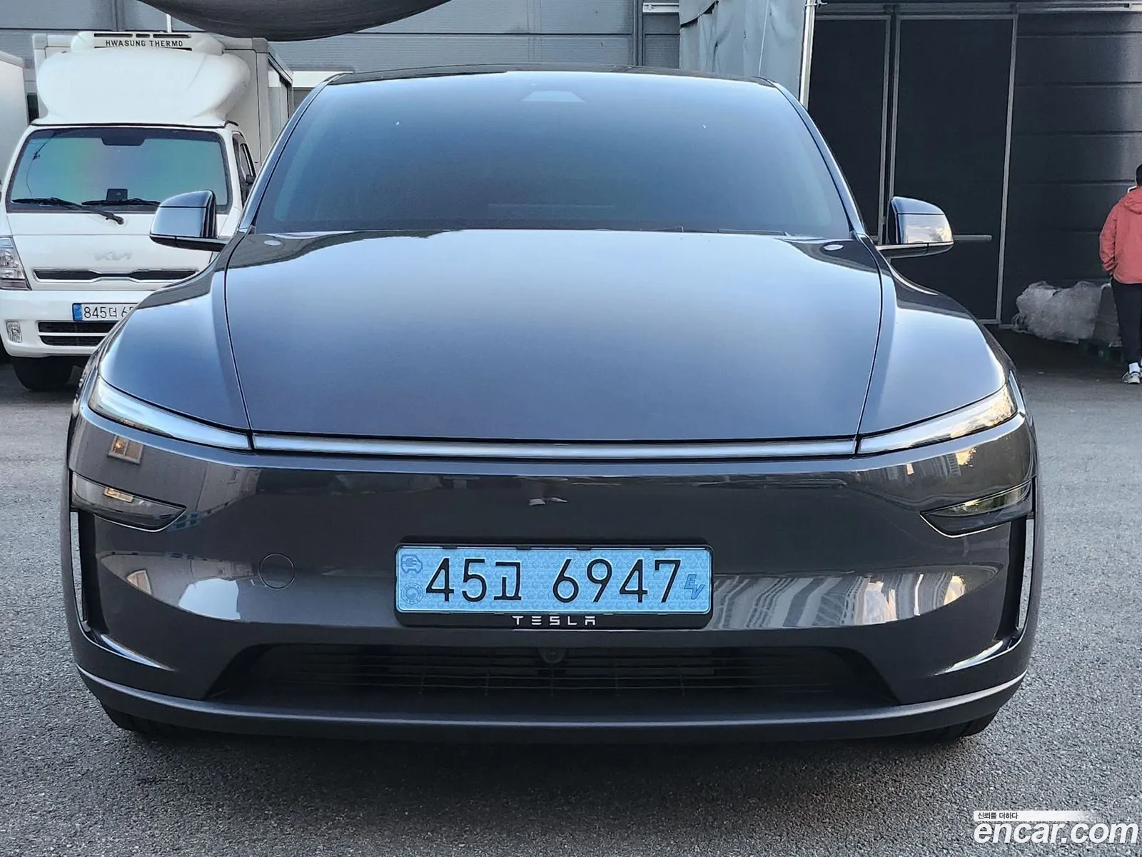 Tesla Model Y 2025 — 19