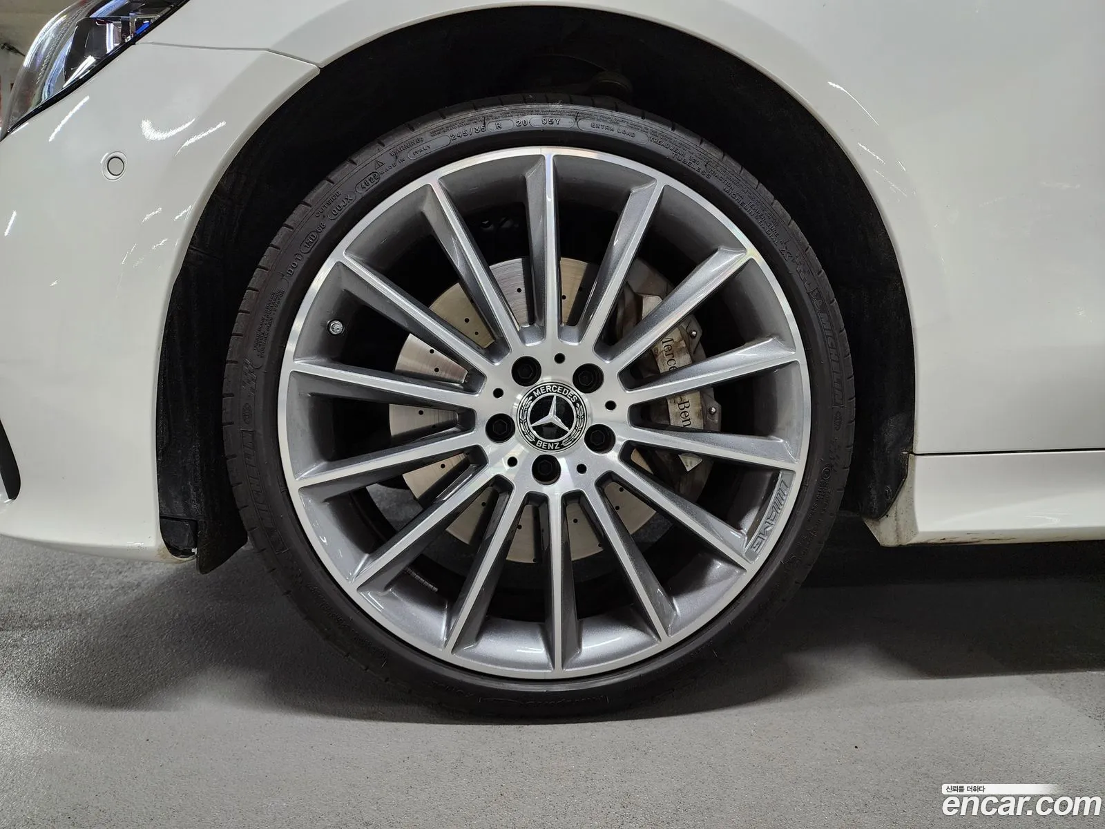 Mercedes-Benz E-Class W213 2023 — 17