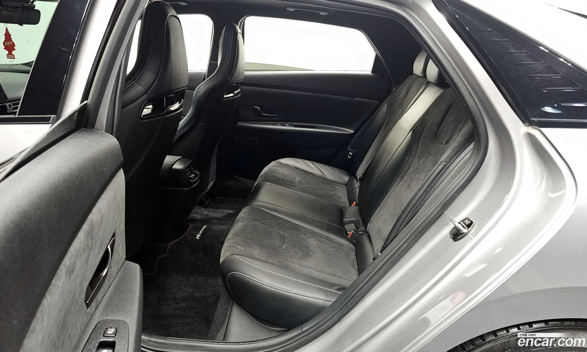 Hyundai Elantra 2022 — 17