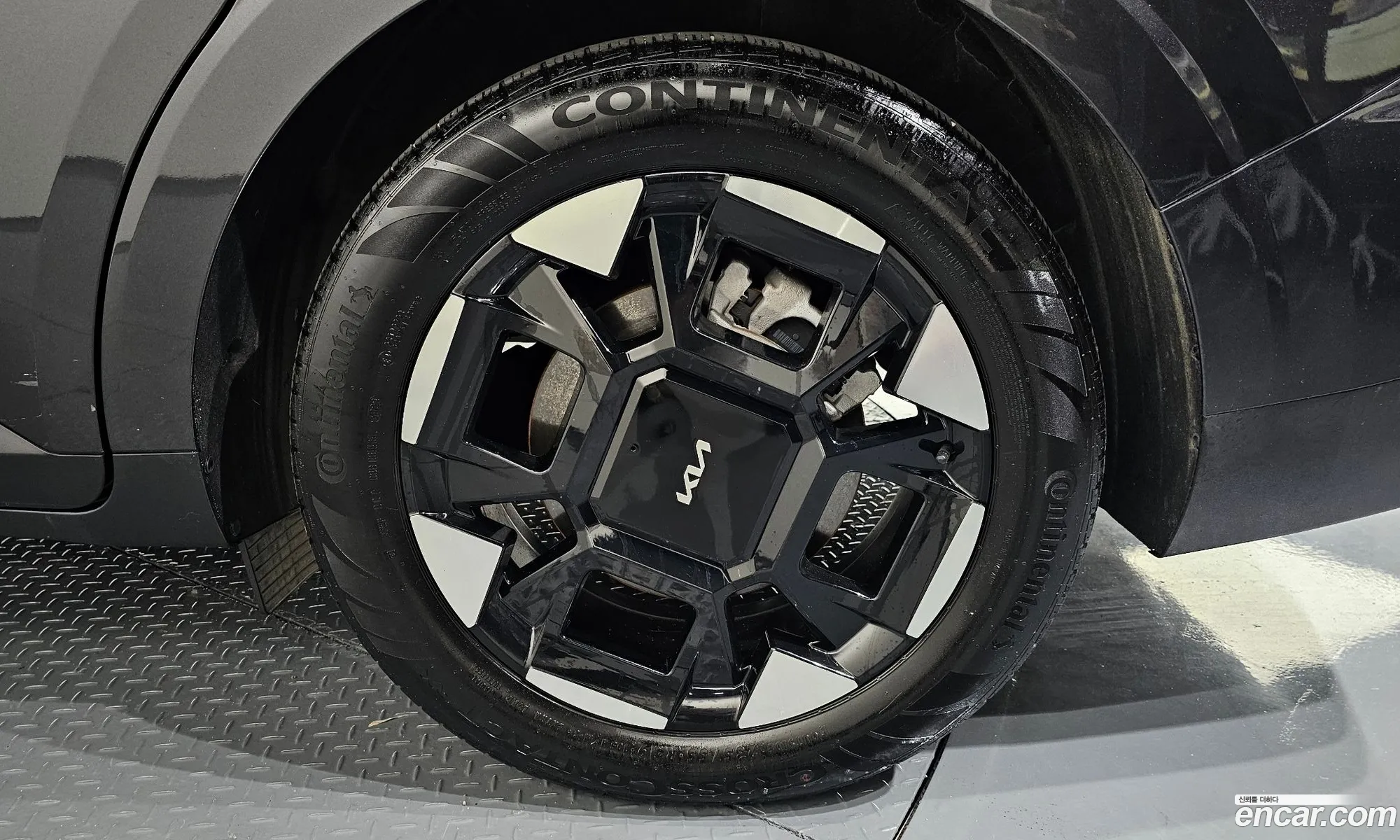 Kia Carnival 2024 KNANE813BRS419195 — 3