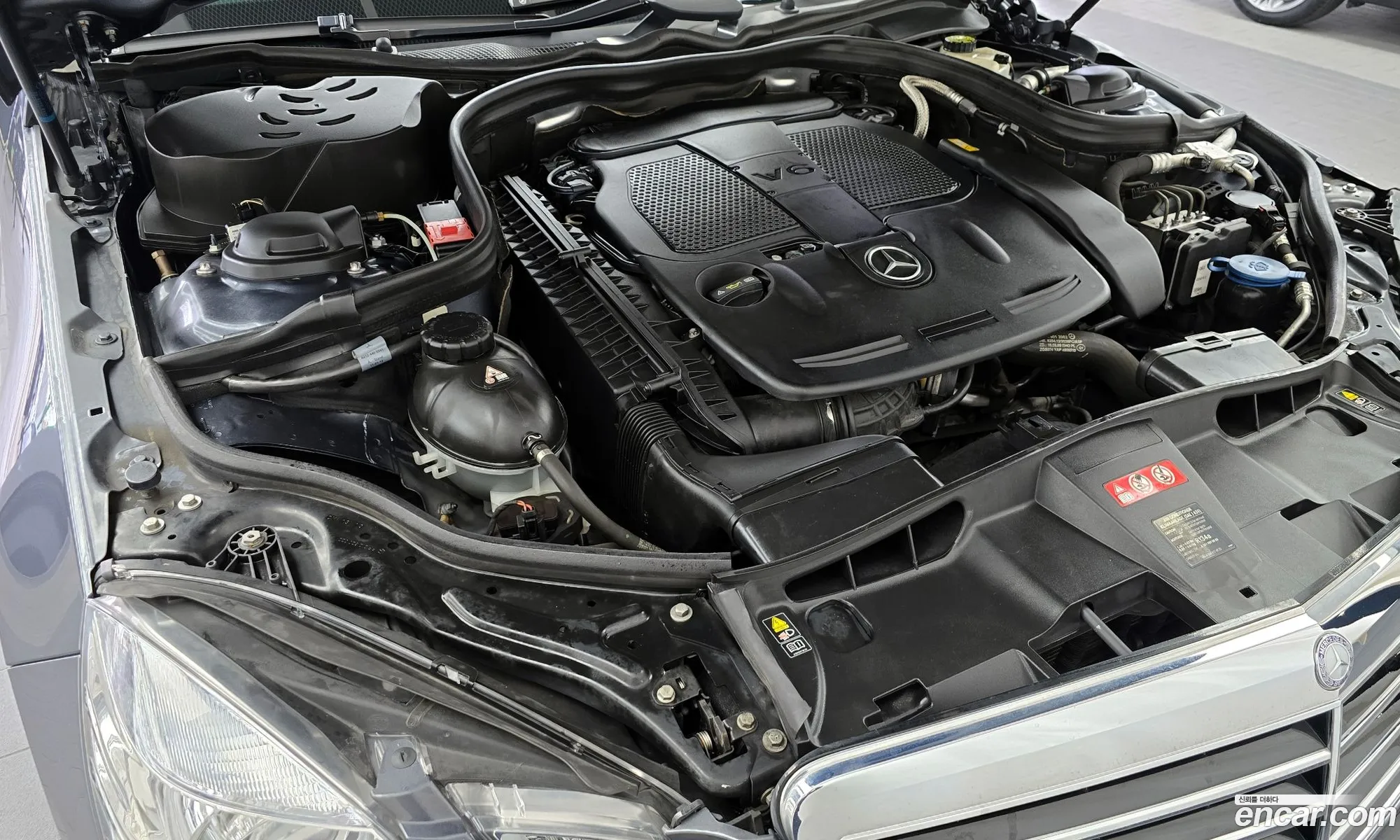 Mercedes-Benz E-Class W212 2012 WDDHF5KB9CA649474 — 11