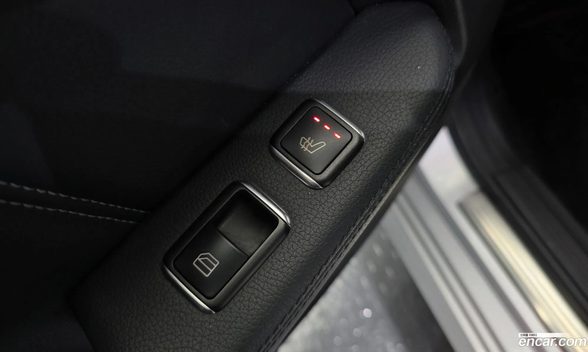 Mercedes-Benz E-Class W212 2014 WDDHF5FB9EB024631 — 16