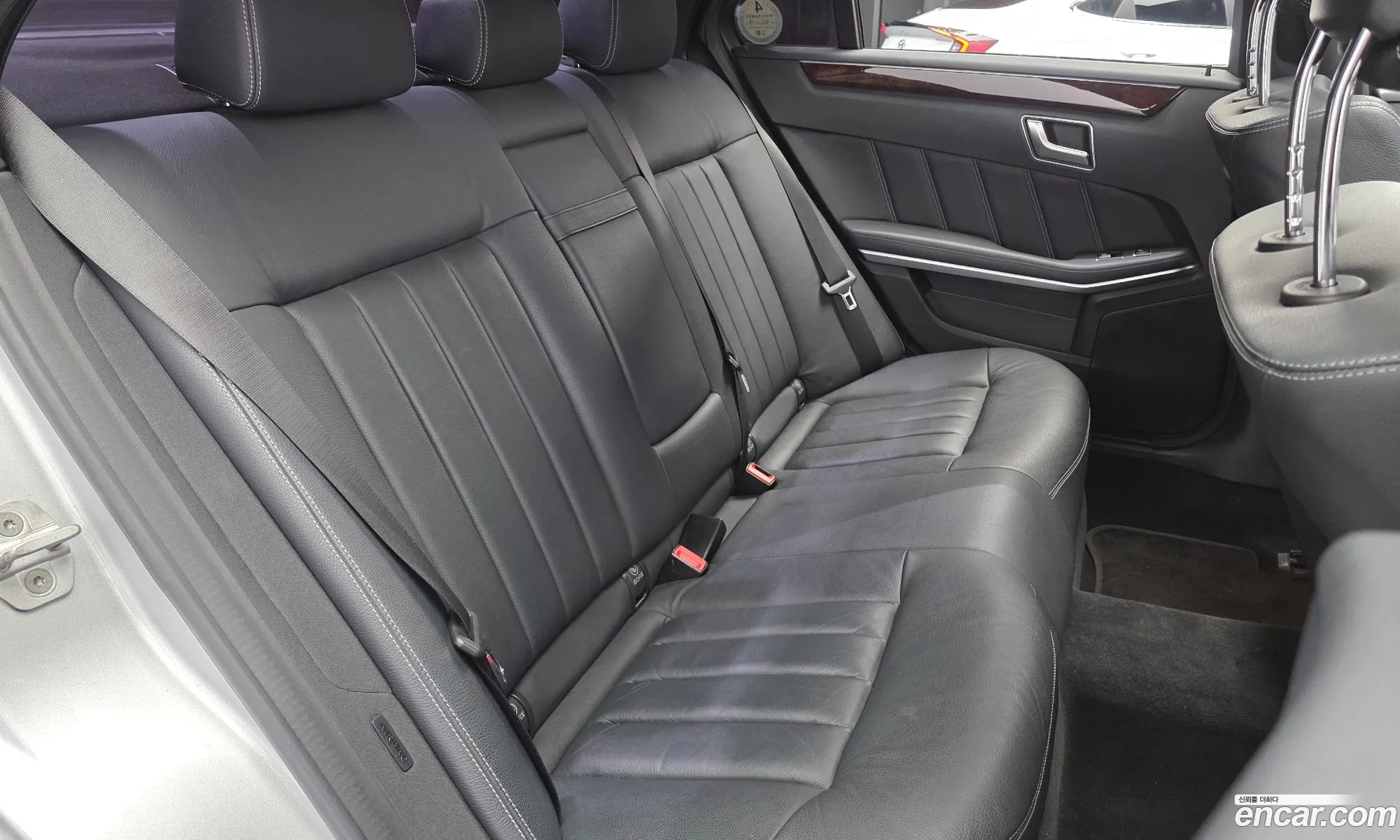 Mercedes-Benz E-Class W212 2014 WDDHF5FB9EB024631 — 14