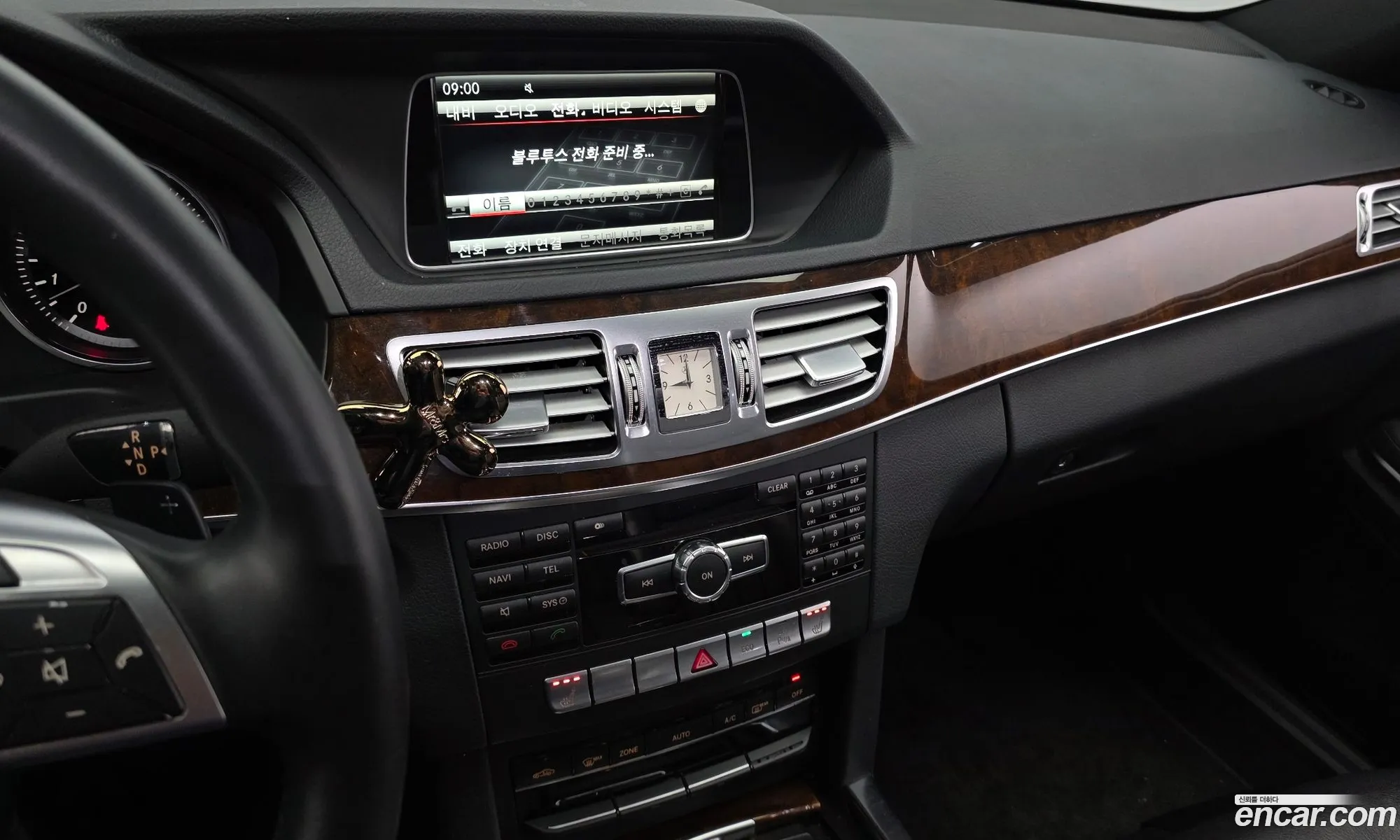 Mercedes-Benz E-Class W212 2014 WDDHF5FB9EB024631 — 19