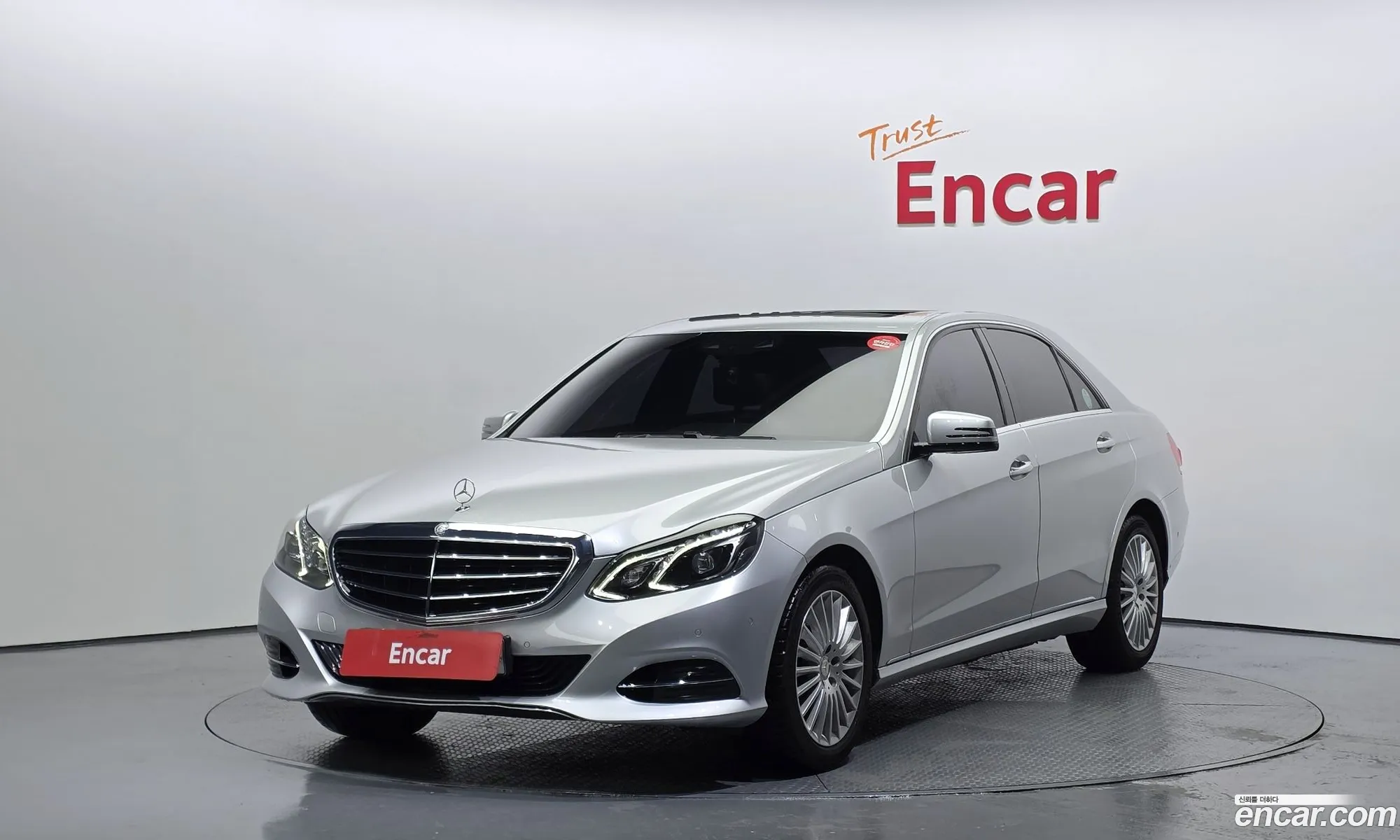 Mercedes-Benz E-Class W212 2014 WDDHF5FB9EB024631 — 17