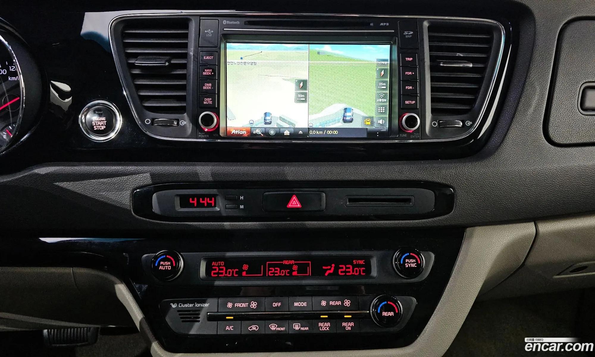 Kia Carnival 2015 — 3