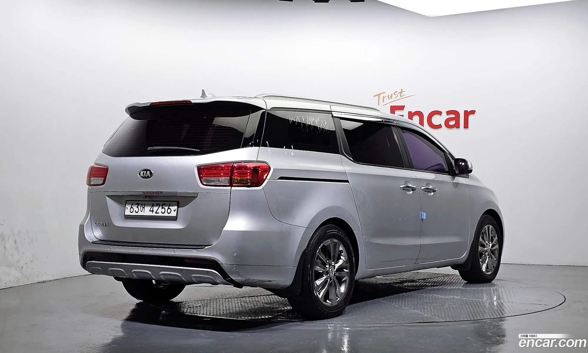 Kia Carnival 2015 — 16