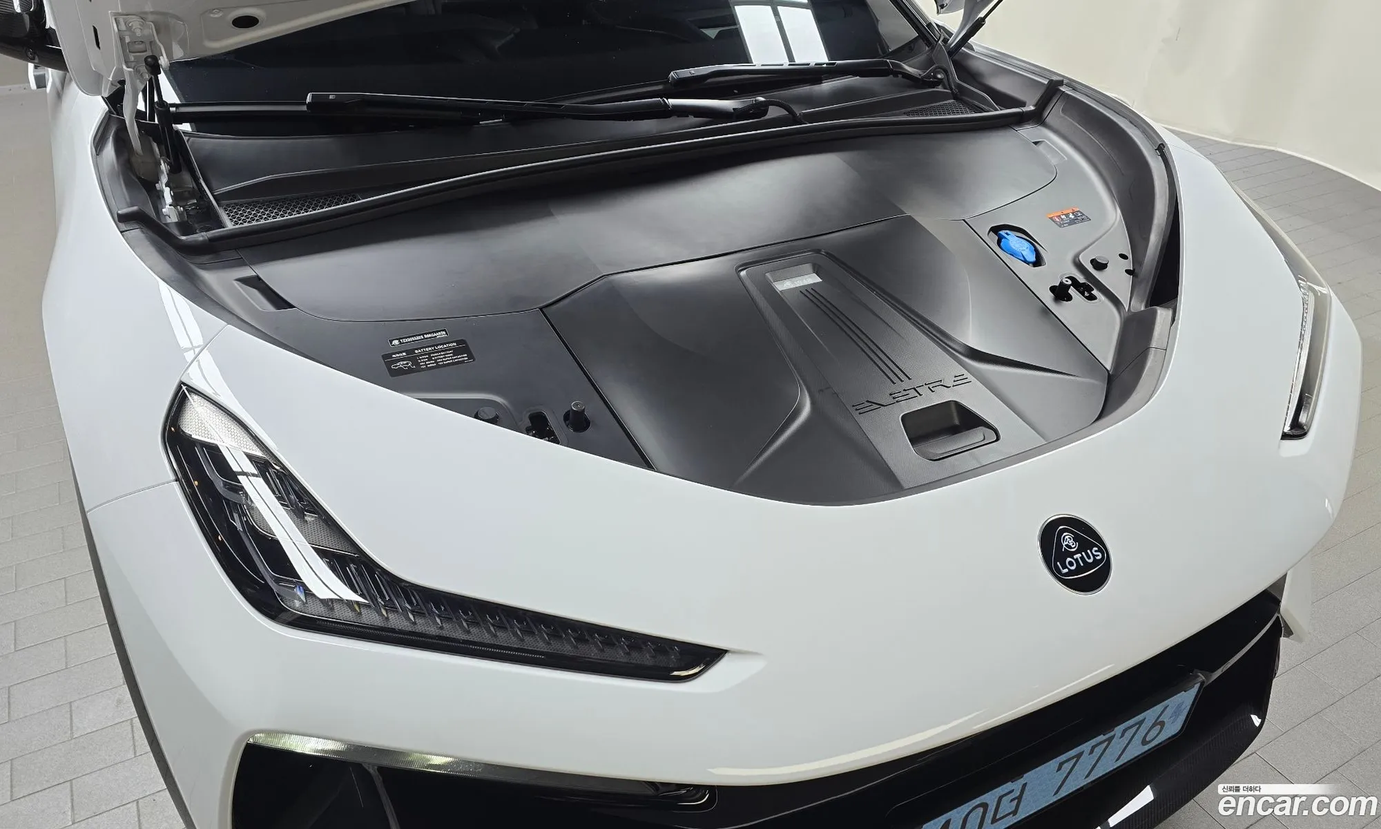 Lotus Eletre 2024 LJUBMSA27SK002018 — 6