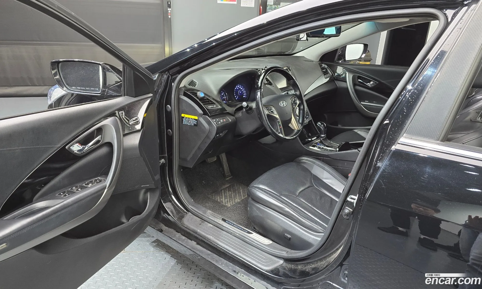 Hyundai Grandeur HG 2012 — 16