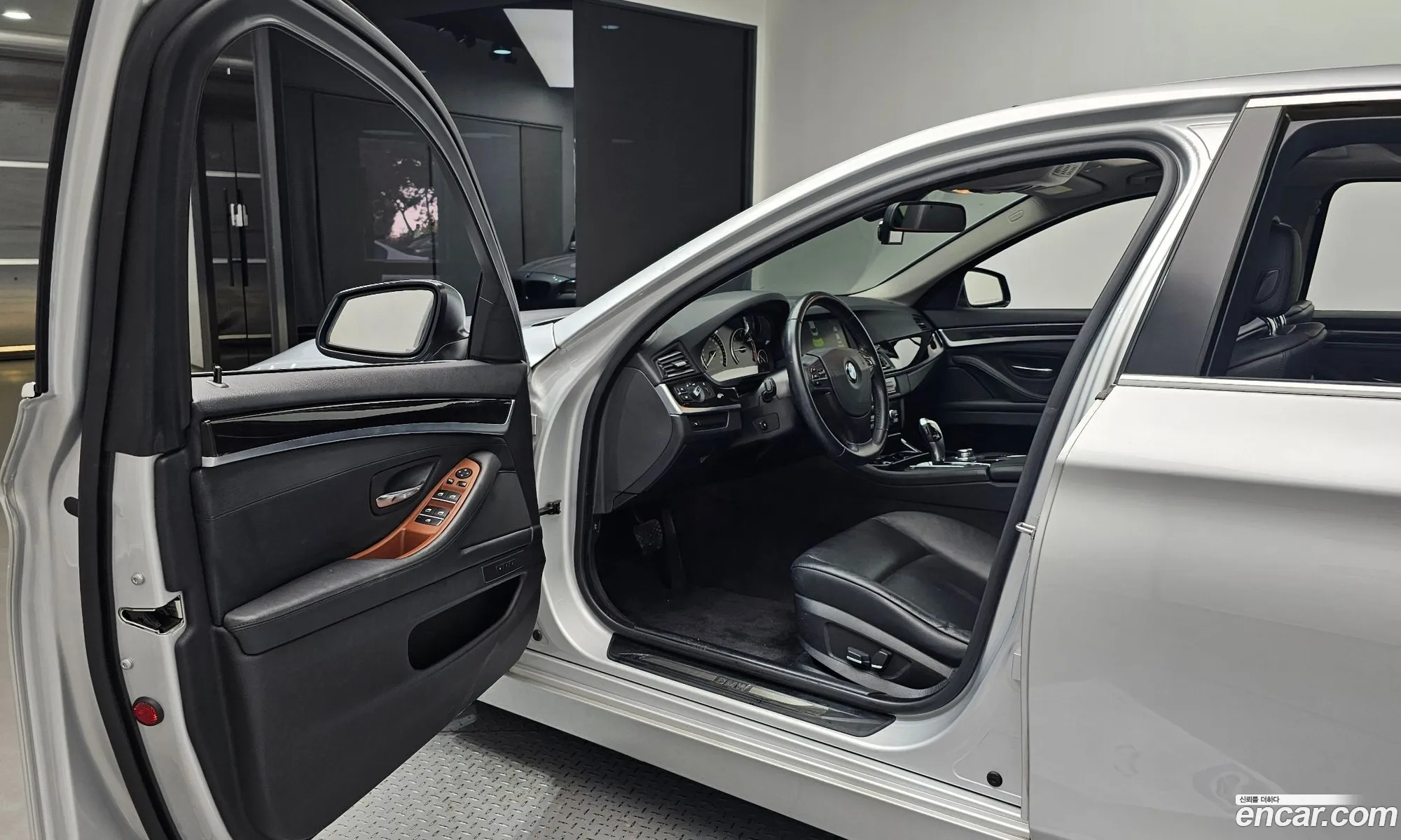 BMW 5 Series 2011 WBAFW1106BDU16902 — 20
