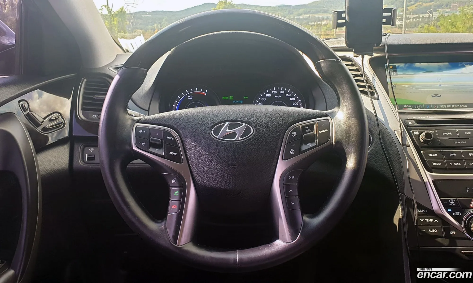 Hyundai Grandeur HG Hybrid 2014 — 19