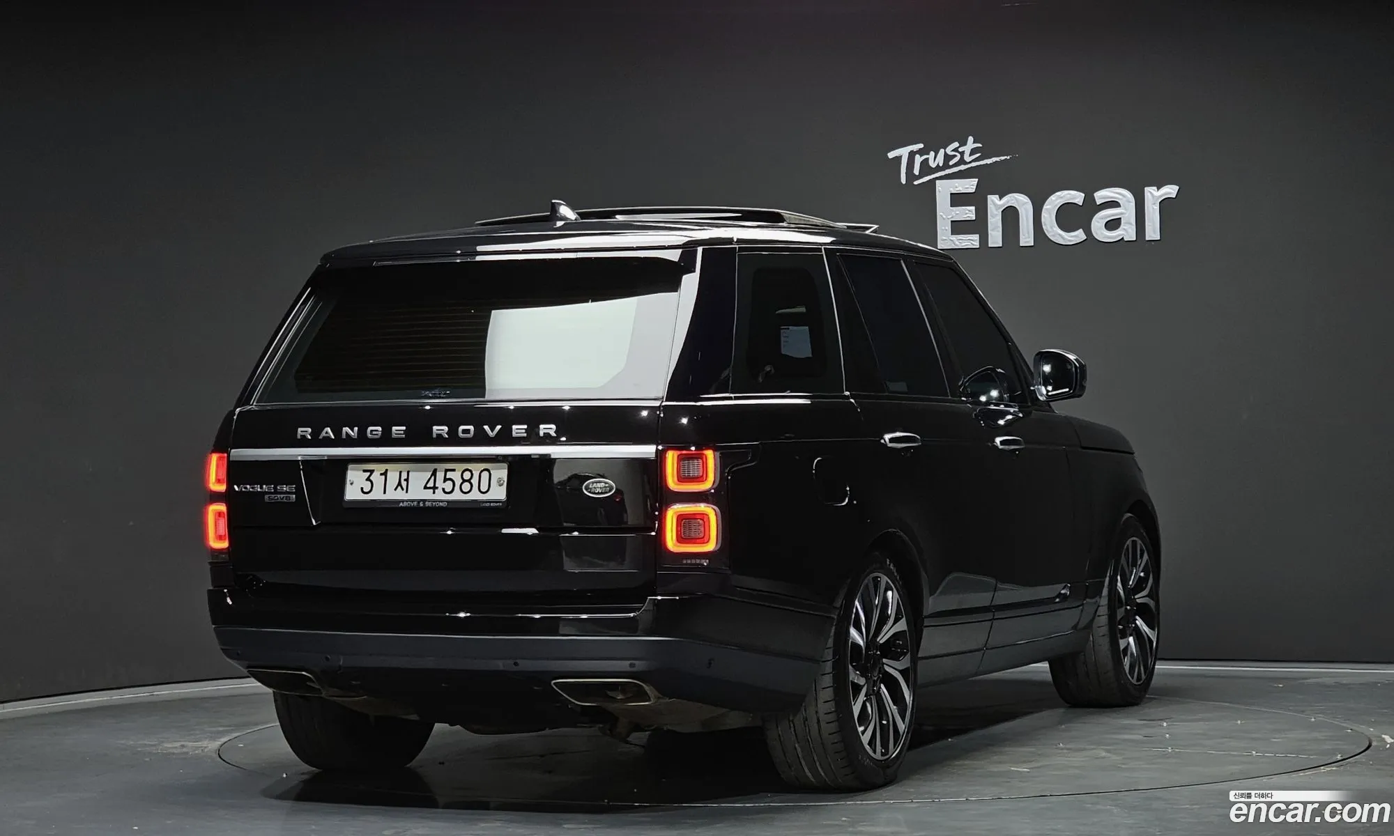Land Rover Range Rover 2018 SALGA2BJ1JA394433 — 2
