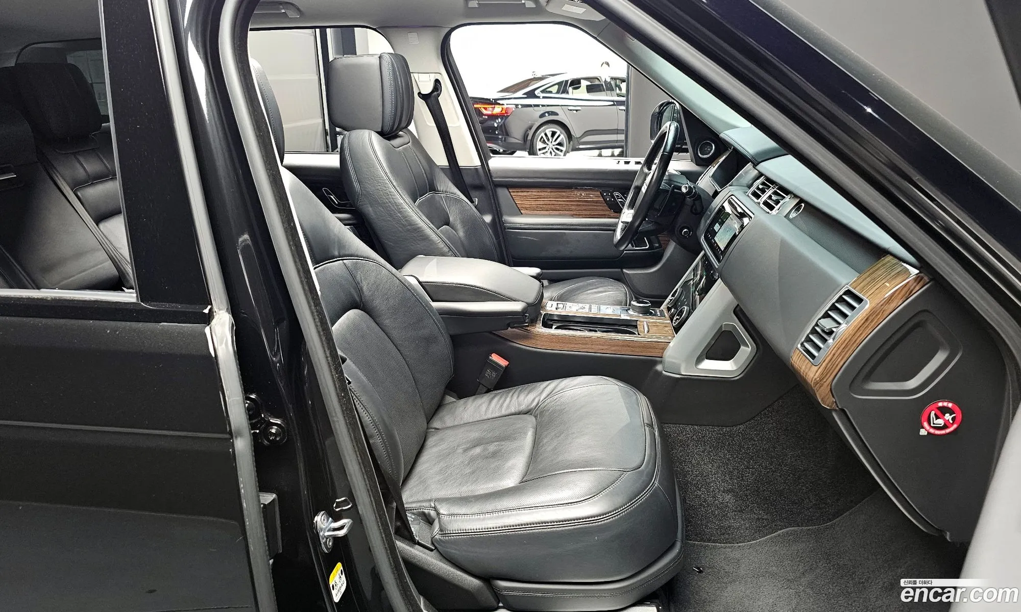 Land Rover Range Rover 2018 SALGA2BJ1JA394433 — 20