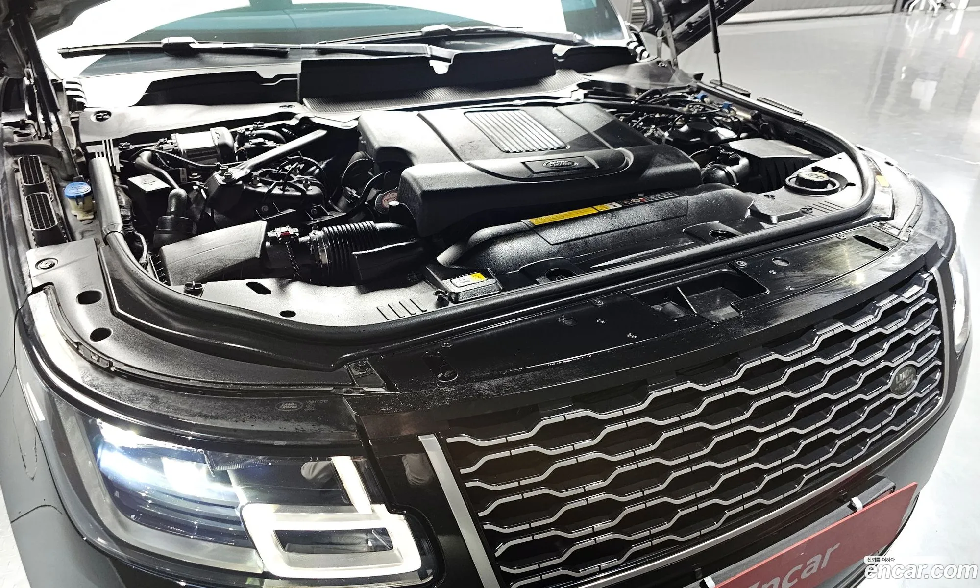 Land Rover Range Rover 2018 SALGA2BJ1JA394433 — 9