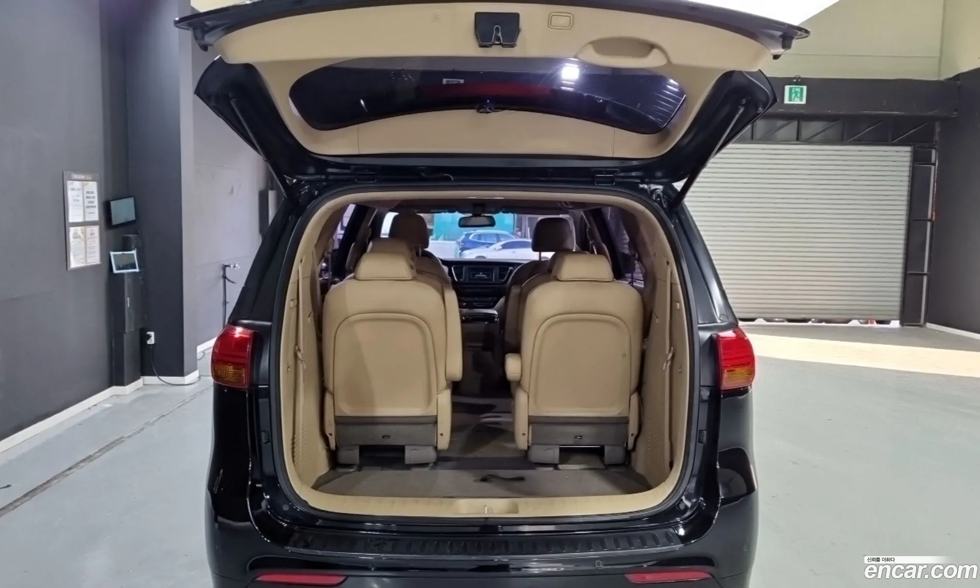 Kia Carnival 2016 — 11