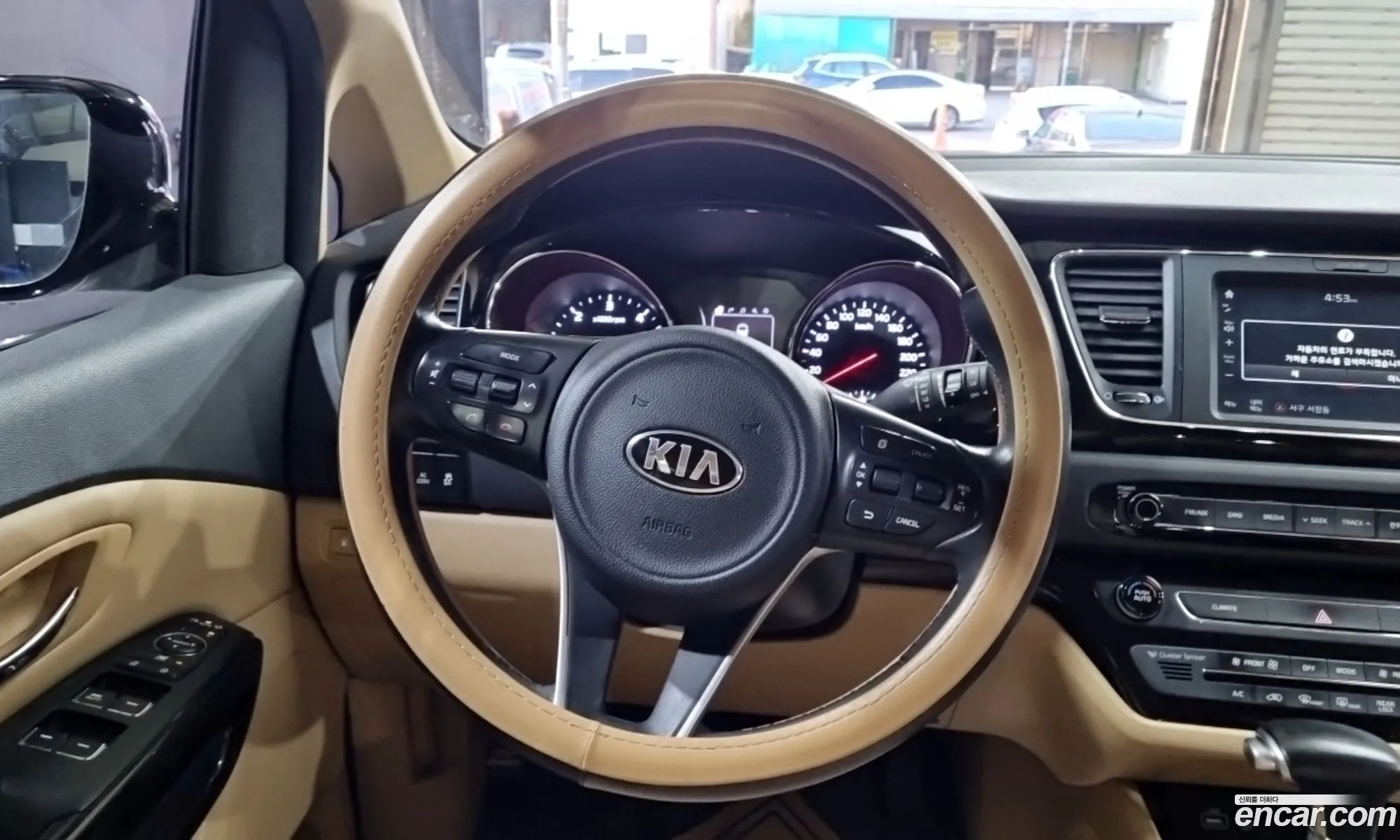 Kia Carnival 2016 — 9