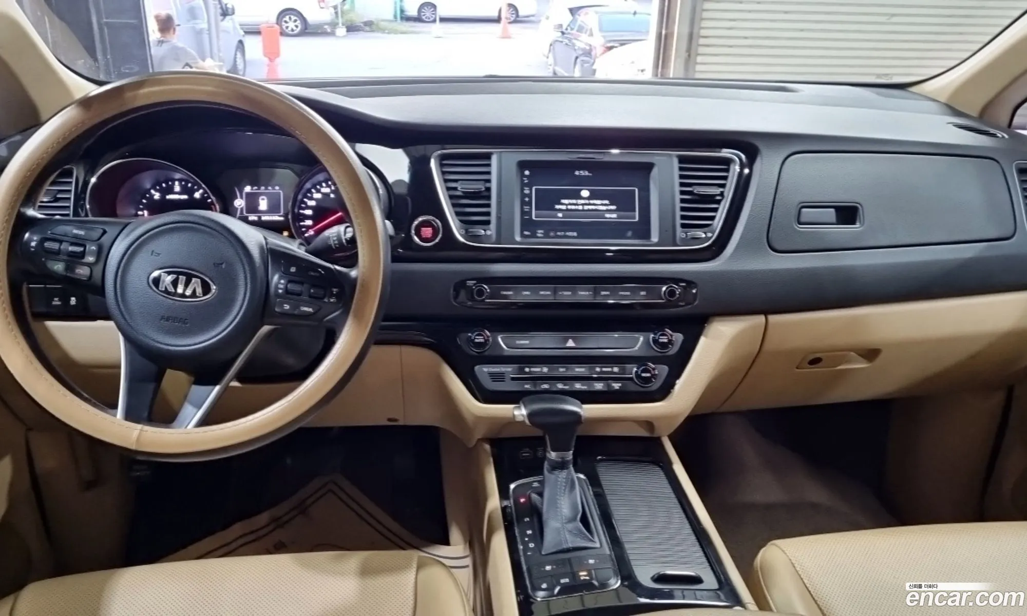 Kia Carnival 2016 — 10