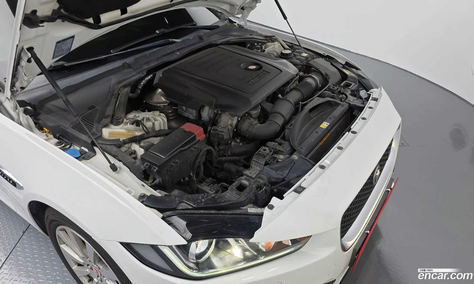 Jaguar XE 2016 SAJAB4BN3GA941141 — 19