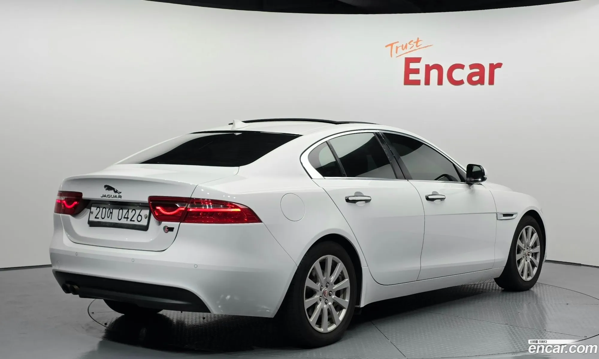 Jaguar XE 2016 SAJAB4BN3GA941141 — 14