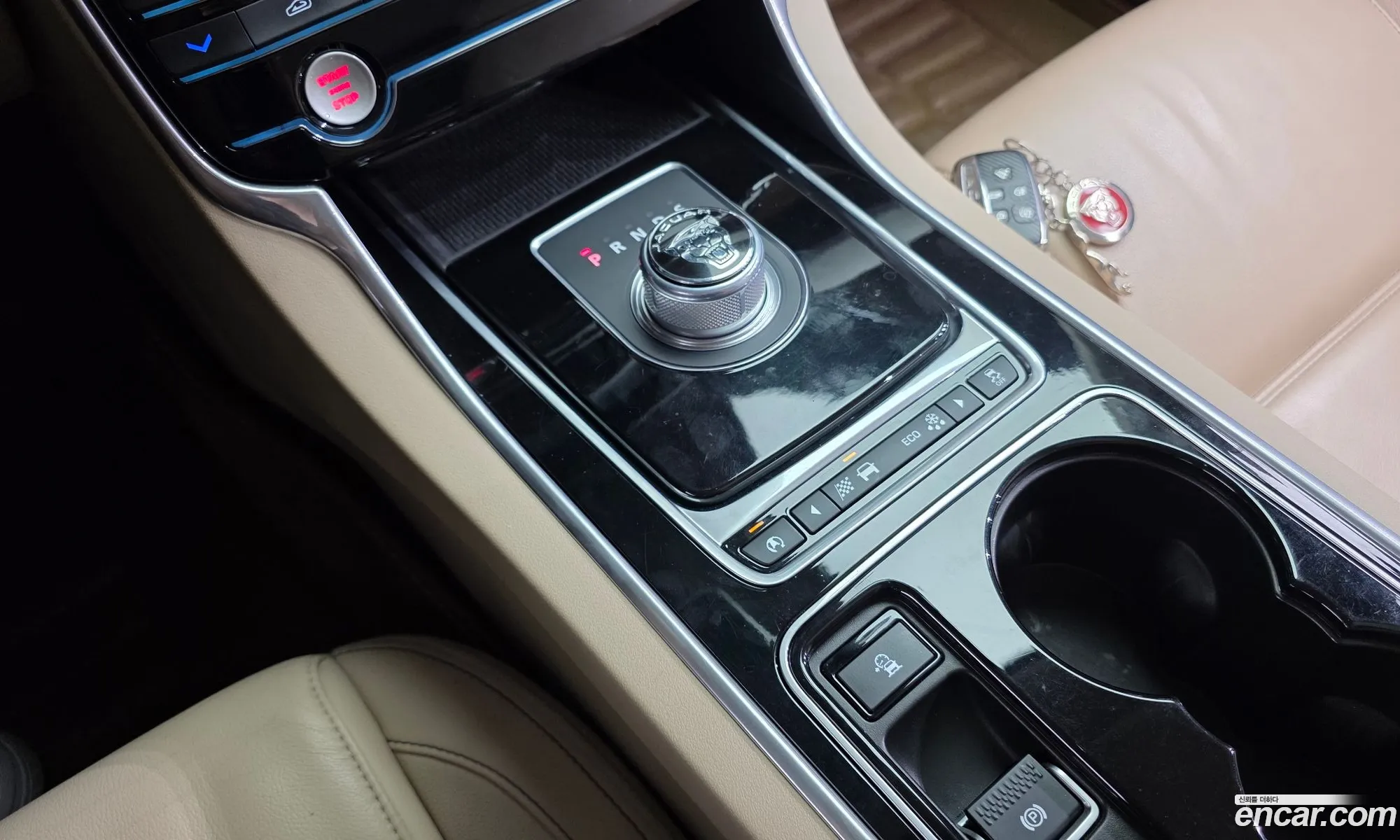 Jaguar XE 2016 SAJAB4BN3GA941141 — 16
