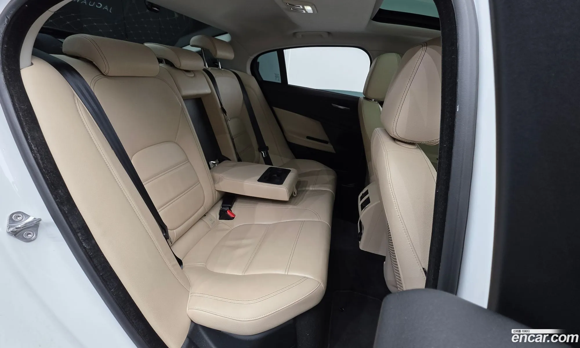 Jaguar XE 2016 SAJAB4BN3GA941141 — 9